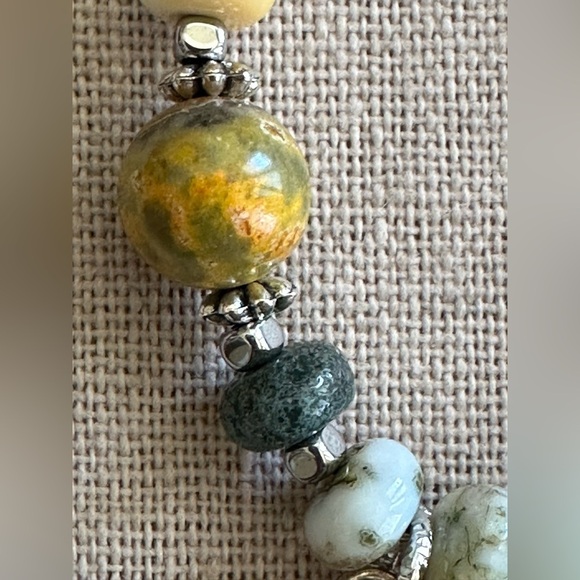 20-1/2 inch Bumblebee Jasper bead necklace NWOT - Picture 4 of 11